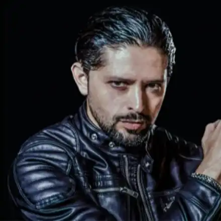 Заплашвал  ли е жена си  Рони Ромеро? (Чилиецът пее на „Евровизия” въпреки делото срещу него в Испания)