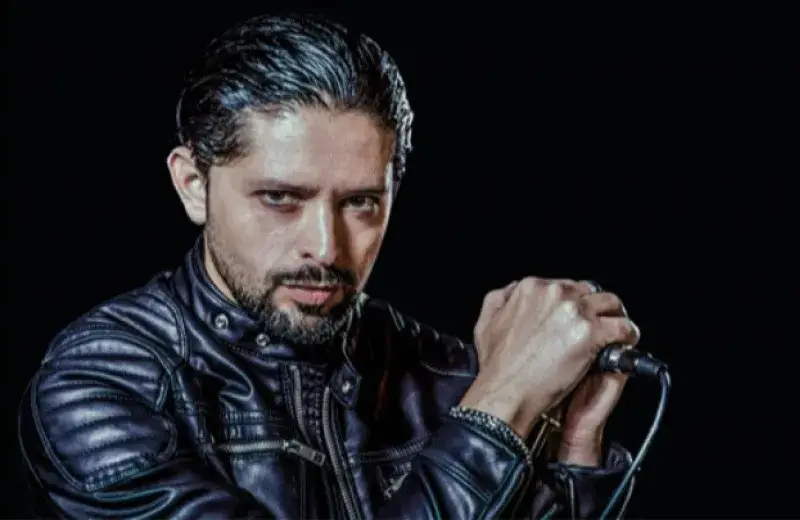 Заплашвал  ли е жена си  Рони Ромеро? (Чилиецът пее на „Евровизия” въпреки делото срещу него в Испания)