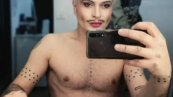 Звезди крият, че са серопозитивни (Тв водещ и певец са заразени, само Иво Димчев си призна)