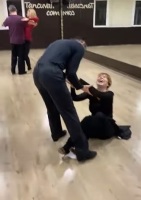 Мира Добрева падна на танци