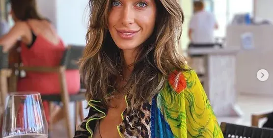 Александра Тюркмен слуша астроложката