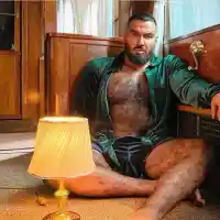 Азис се опипва на участие