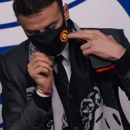 Бербатов с шал за 1500 лева