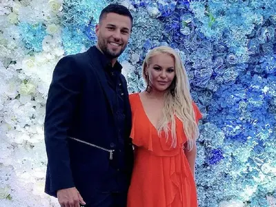 Бившият на Деси Слава бръмчи по кръчмите, търси си ново гадже