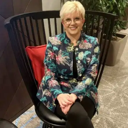 Чакърдъкова сменя памперси на внуче №4