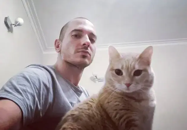 Цитиридис пуска на котката си... Галена