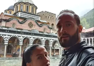 Дарин Ангелов  разделен с жена си, кръшкала му  с друг