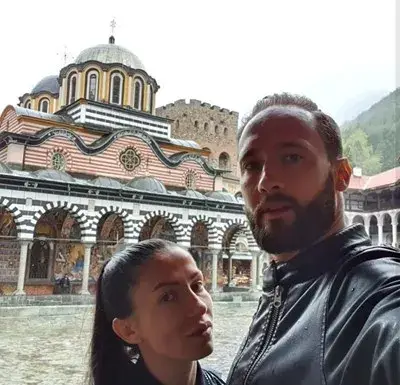 Дарин Ангелов  разделен с жена си, кръшкала му  с друг