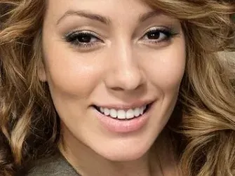 Деси Бакърджиева заприлича на Марая Кери