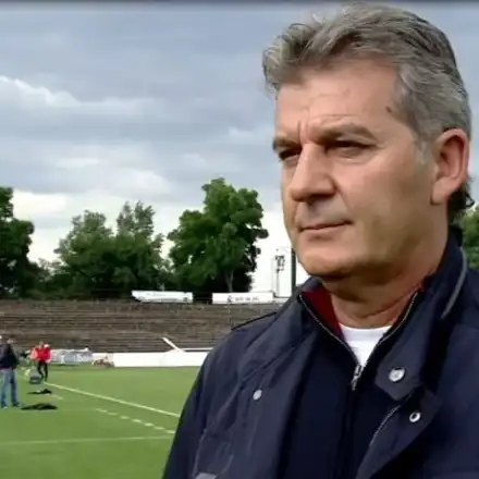 Емо Костадинов яхна  електрическо  „Порше“ за 400 бона