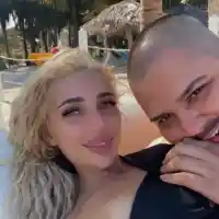 Габи от „Ергенът“ се натиска с мъж в  Доминикана