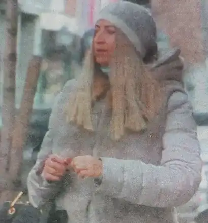 Жената на Поли Пантев обикаля София