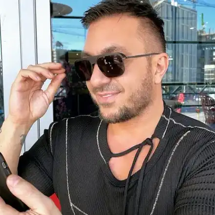 Коцето пак се фука с мъжкото си достойнство (Снимка)