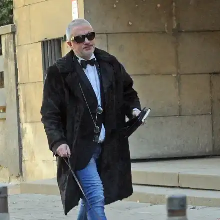 Кучето на Денди изчезна заедно с мистериозния му приятел Кристофър - Камелия