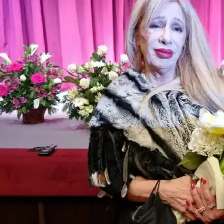 Лили изпрати бели лалета за Мутафова