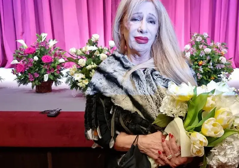 Лили изпрати бели лалета за Мутафова