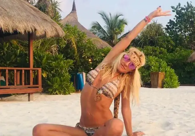 Мария Игнатова се прави на хипи на екзотичен остров