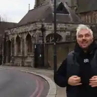 Миро избяга от Галка в Лондон