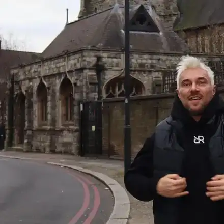 Миро избяга от Галка в Лондон