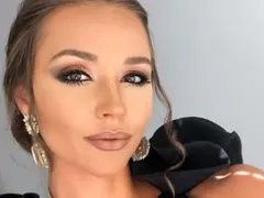 Мис България припаднала от смях, като чула,  че е в „любовни отношения“ с чалгаджията Меди