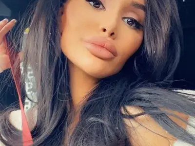 Най-новата пайнерка чака бебе от мистериозен баровец (Фото в галерията)