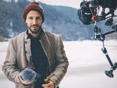 Наум Шопов се снима с термобельо в таен филм