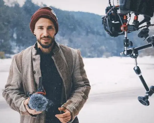 Наум Шопов се снима с термобельо в таен филм