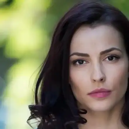 Неда Спасова с ЧРД на сцена