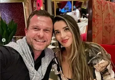 Ненчо качи гаджето на камила