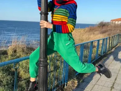 Нети се метна на пилона