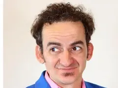 Ники Станоев страдал, че е с две различни очи! (Живее на семейни начала с модна дизайнерка)