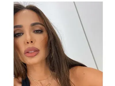 Николета Лозанова пропищя! Хакнаха моделката, раздават фалшиви награди