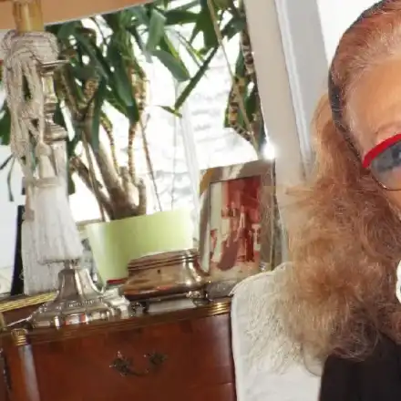 Нора Нова оставя милион на племенницата си