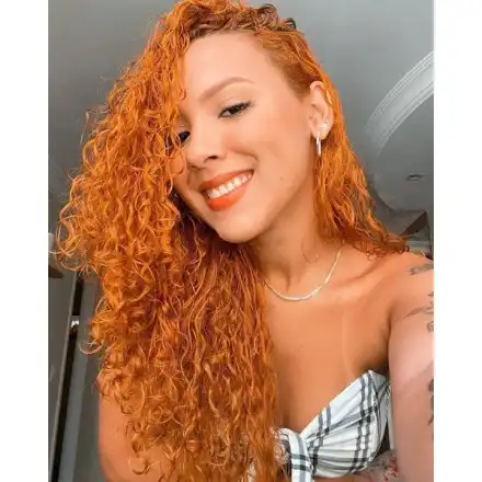 Пищна бразилка превзема Разград (Горещи снимки)