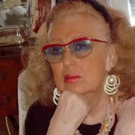 Погребват Нора Нова във вторник