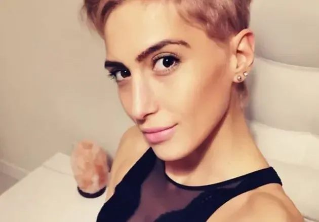 Ромина Андонова на курс по английски