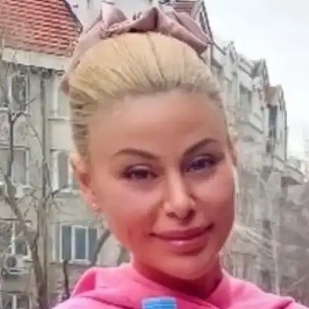 Светлана Гущерова сияе, чака трето дете!