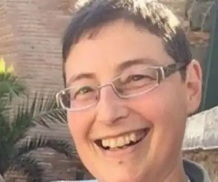 Теодора Цонева стана продавачка  при старо гадже на баща си