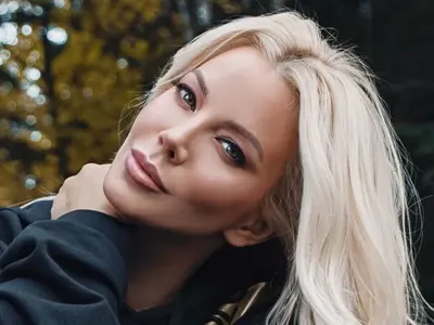 Три месеца след като роди: Емилия се връща на сцената