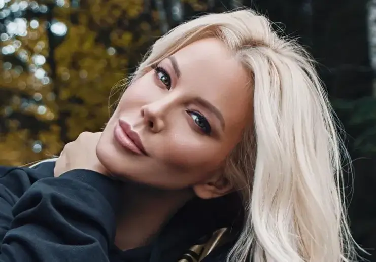 Три месеца след като роди: Емилия се връща на сцената