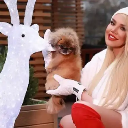 Ваня Червенкова не се разделя с... Урната с праха на кучето си!