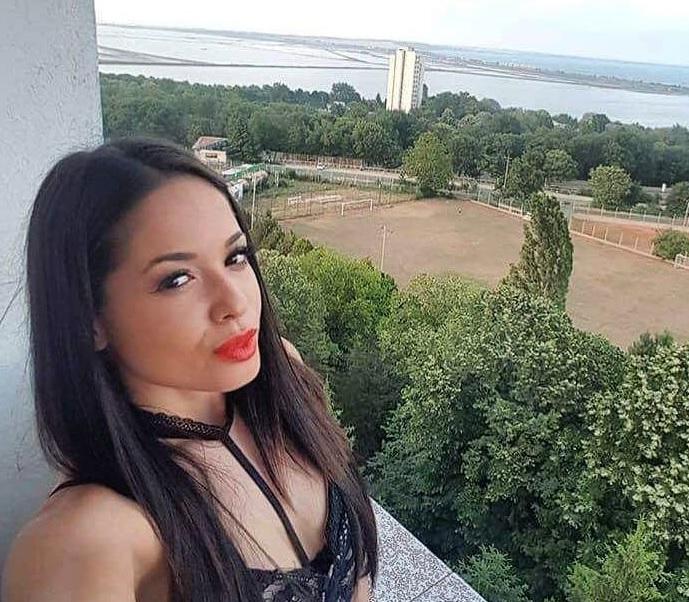 Бонбонова в контраатака: Не съм ромка, не се казвам Блашка, не съм си сваляла гащите пред Коцето!