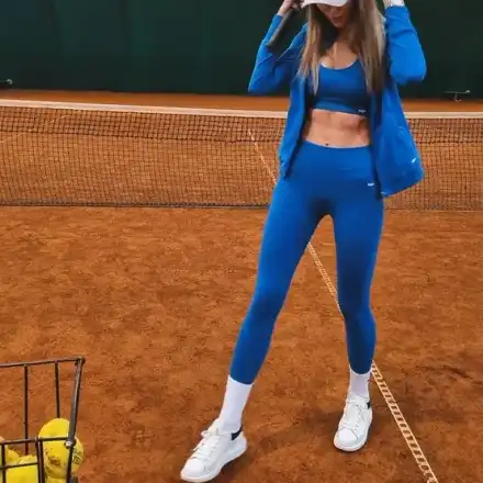 Алекс Петканова тръгна на тенис