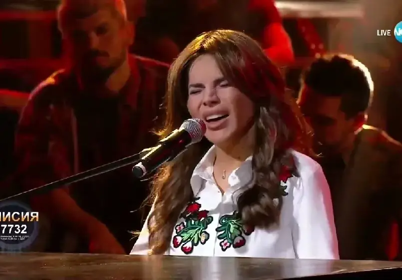 Алисия пее на плейбек в „Капките“, обработват гласа й