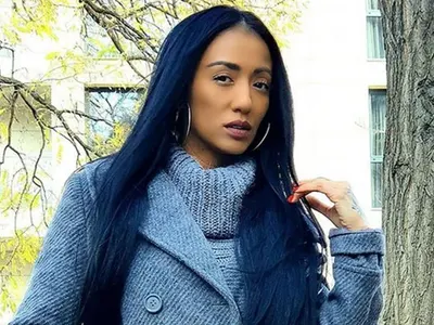 Ани Хоанг се скри в бомбоубежище