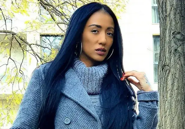 Ани Хоанг се скри в бомбоубежище