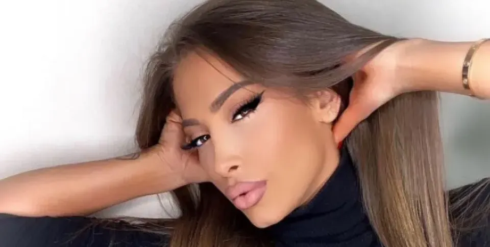 Ария се обърна надолу с главата