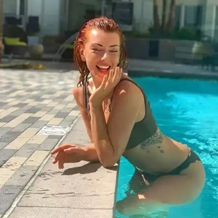 Бомба! Руският олигарх Роман Абрамович спи с 25-годишна украинска актриса