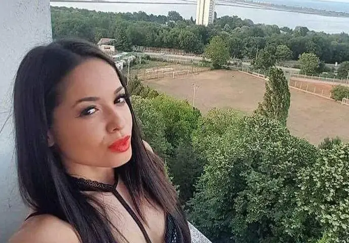 Бонбонова в контраатака:  Не съм ромка, не се казвам Блашка, не съм си сваляла гащите пред Коцето!