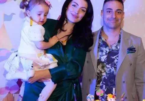 Честито! Мис България Марина Войкова роди инкогнито второто си дете